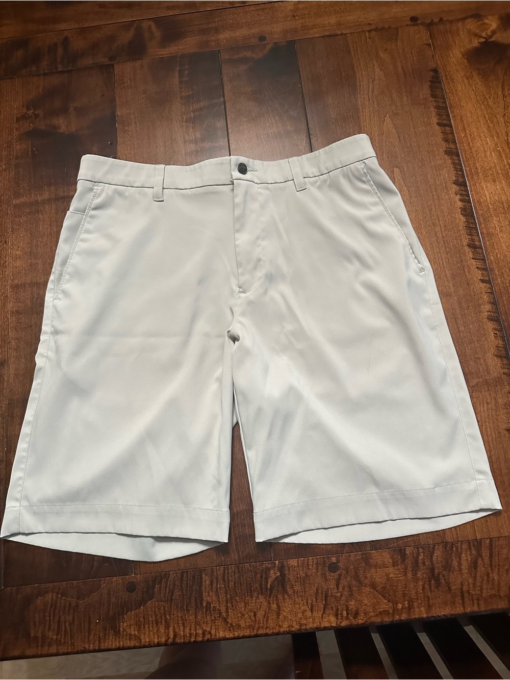 Callaway Light Cream Flat-Front Performance Golf Shorts
